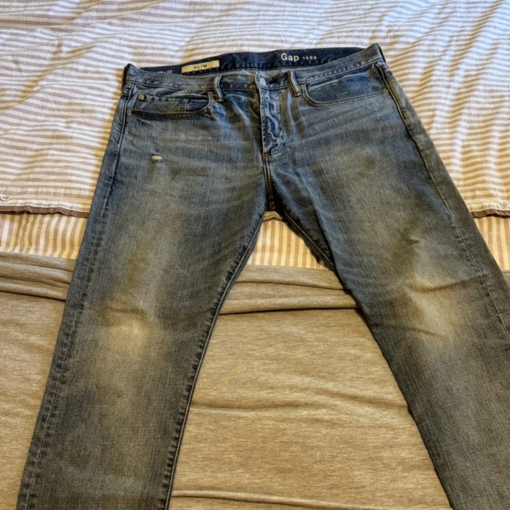 Gap 1969 Men’s Slim Jeans Size 36x32 Blue Distressed Wash